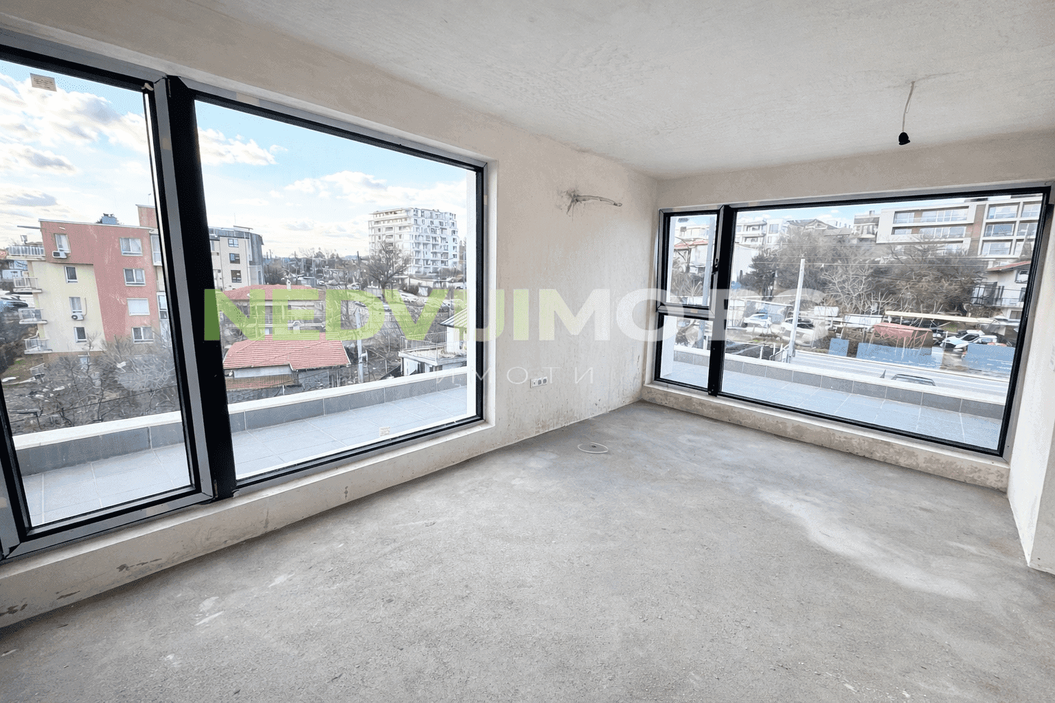 Широк тристаен апартамент в бутикова сграда – Бриз — 1