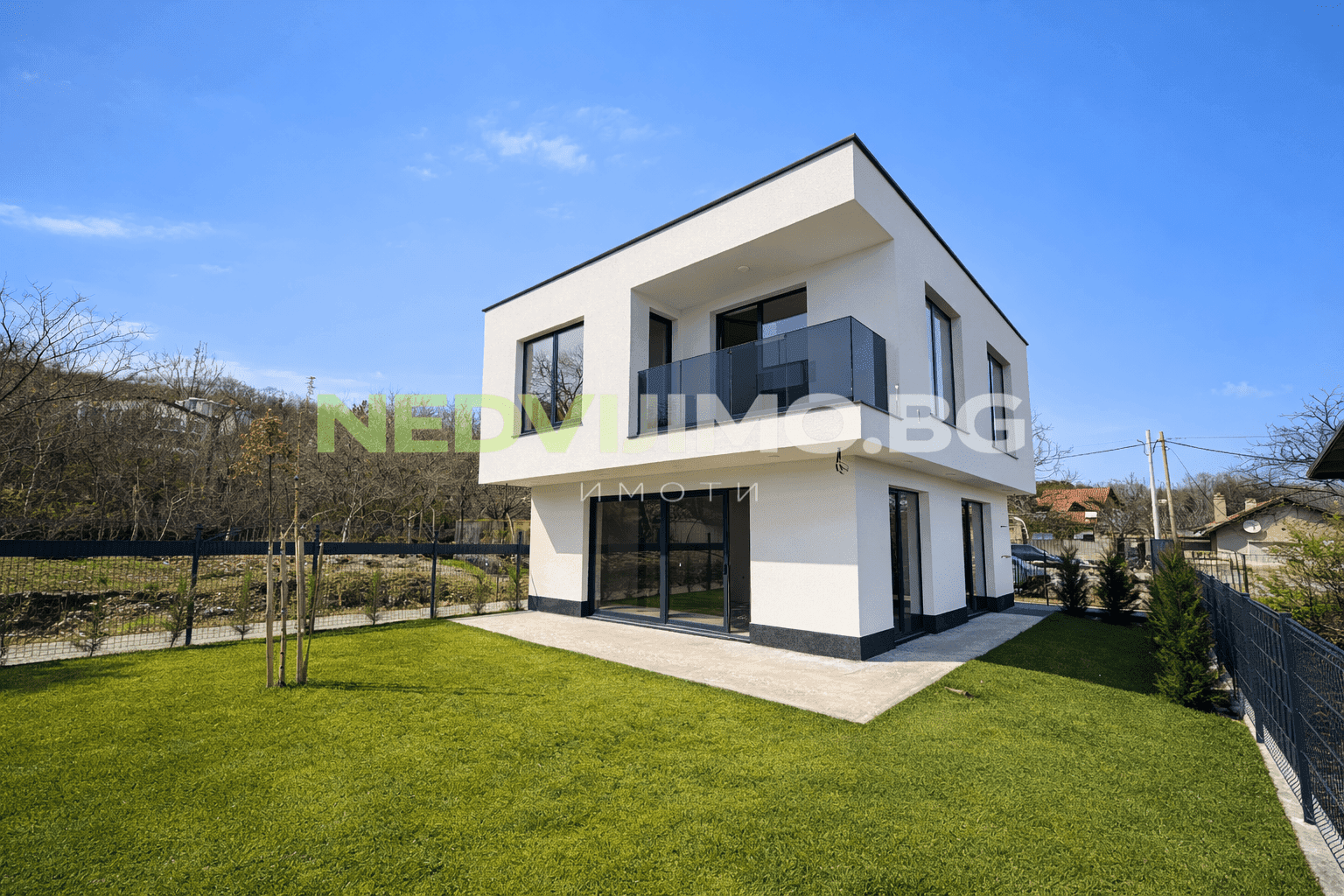 Двуетажна къща с двор по БДС – М-т Манастирски рид — 1